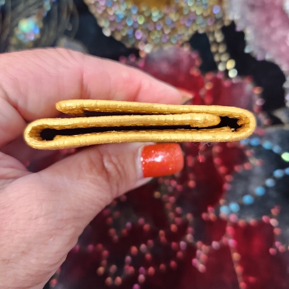 LV EPI KEY HOLDER - Picture 6 of 11